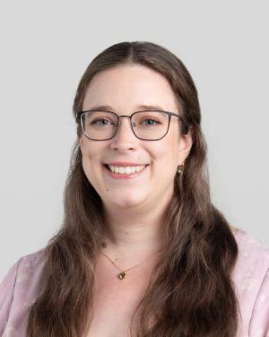 Megan Grund Headshot