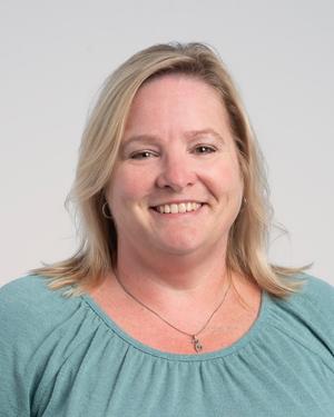 Melanie Hoffner Headshot