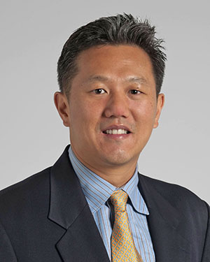 Hoonkyo Suh Headshot