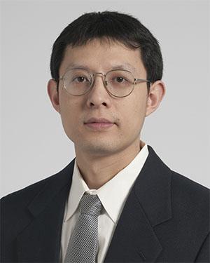 Jun Yang Headshot